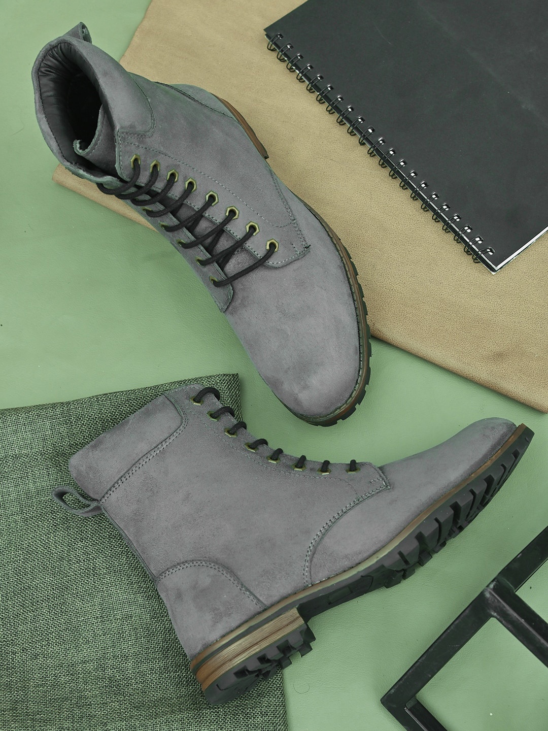 

Hirels Men Solid Biker Boots, Grey