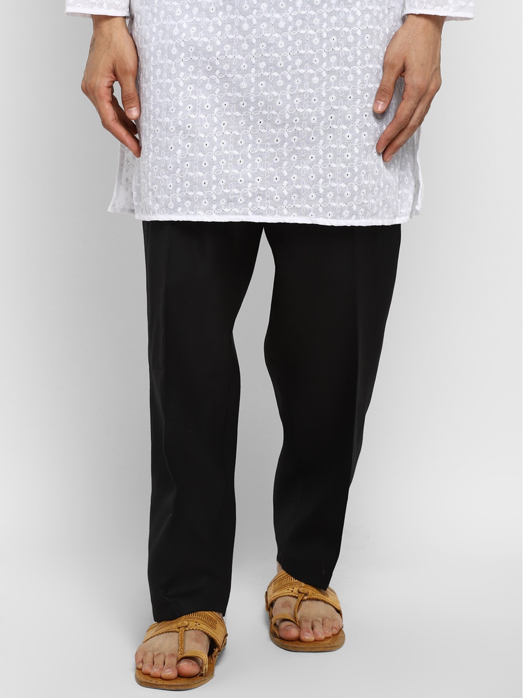 

ROYAL KURTA Men Mid-Rise Pyjamas, Black
