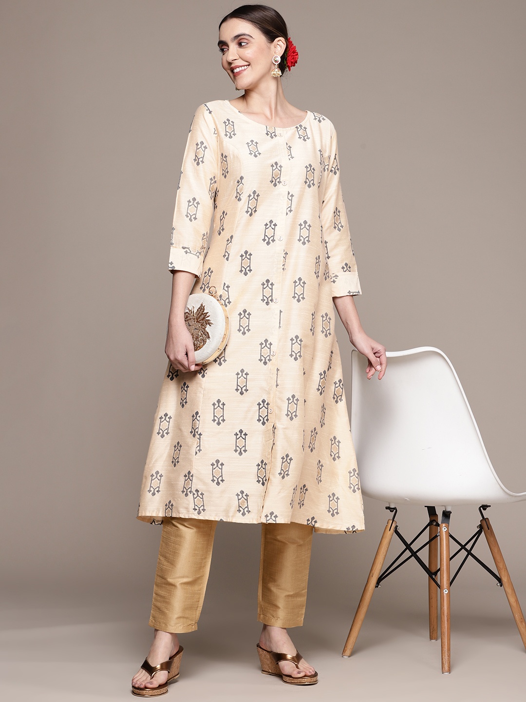 

Anubhutee Women Printed Kurta, Off white