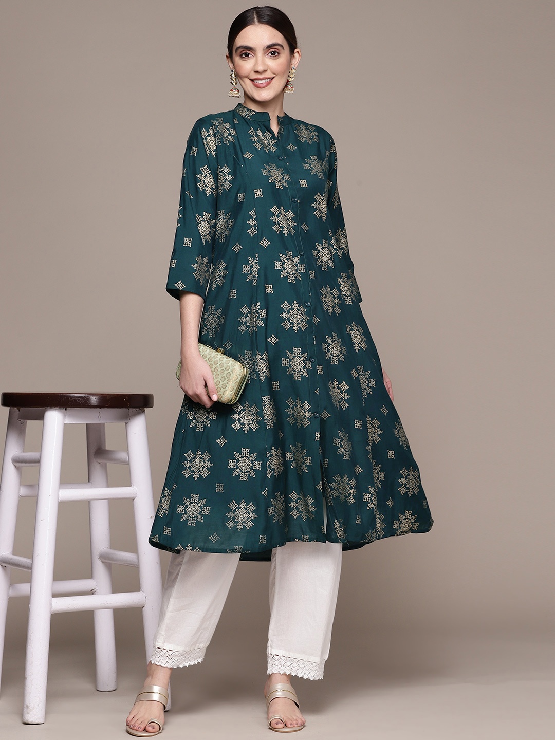 

Anubhutee Women Geometric Printed Kurta, Teal