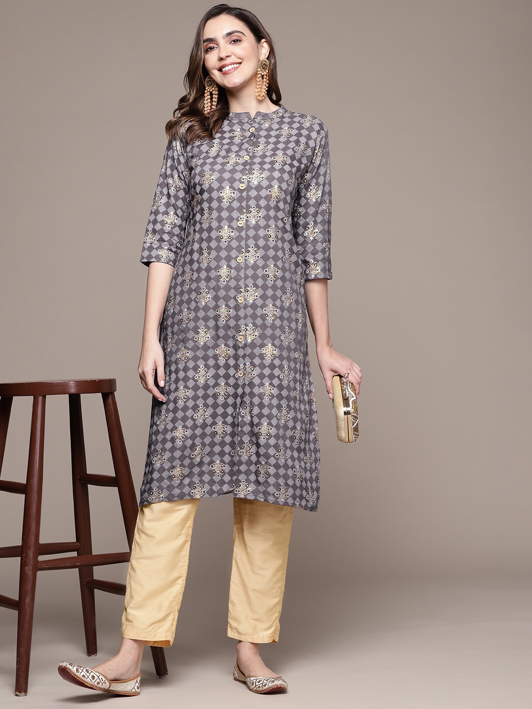 

Anubhutee Women Floral Printed Kurta, Brown