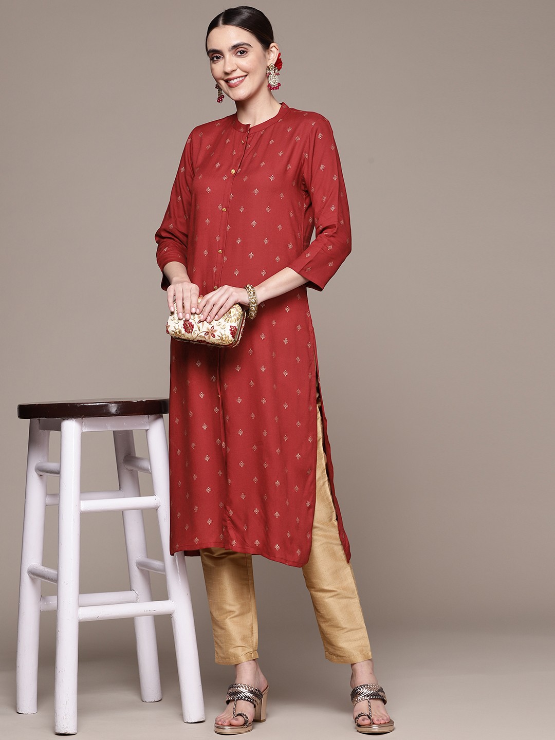 

Anubhutee Women Floral Printed Kurta, Red