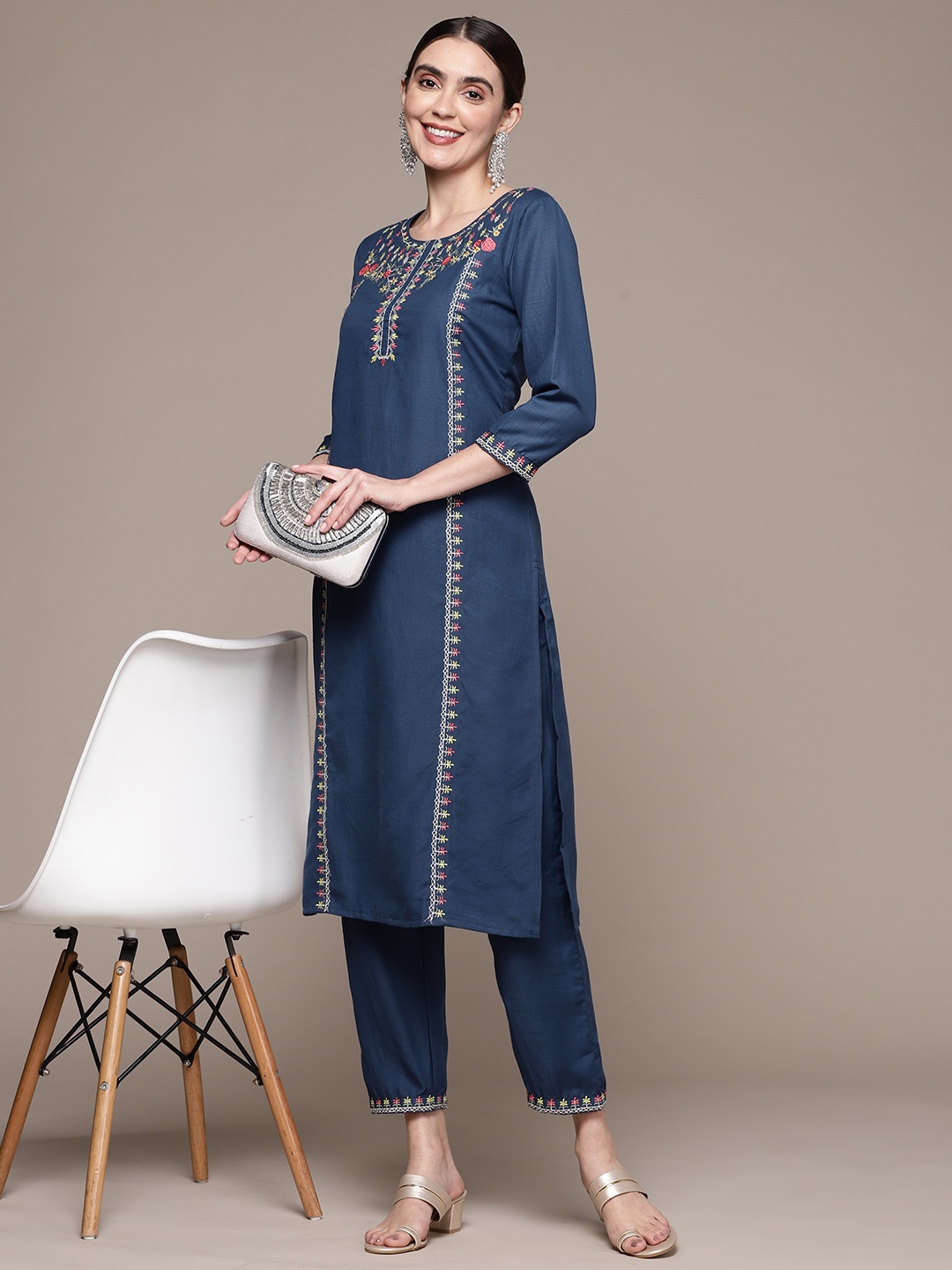 

Anubhutee Women Floral Embroidered Kurta With Trousers, Blue