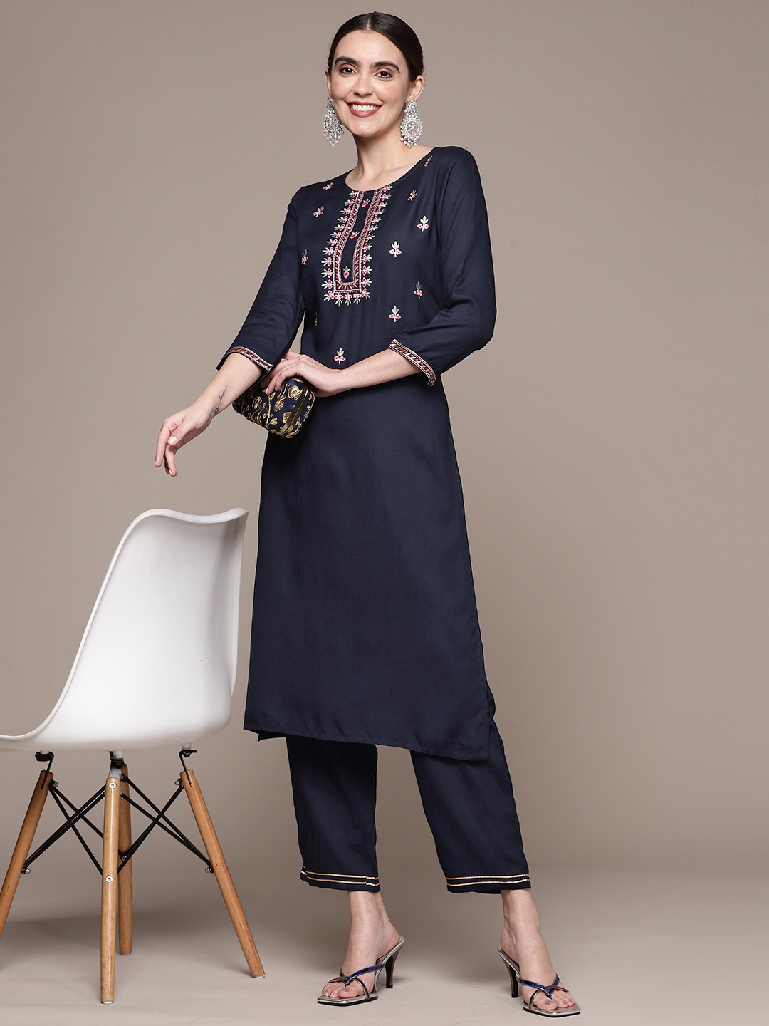 

Anubhutee Women Floral Embroidered Gotta Patti Kurta With Trousers, Black