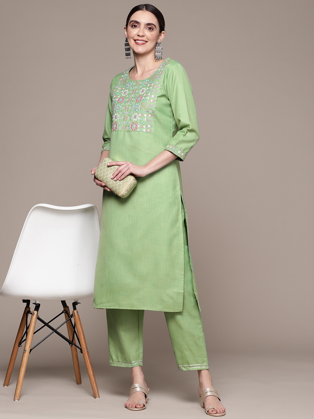 

Anubhutee Women Ethnic Motifs Embroidered Thread Work Kurta With Trousers, Green