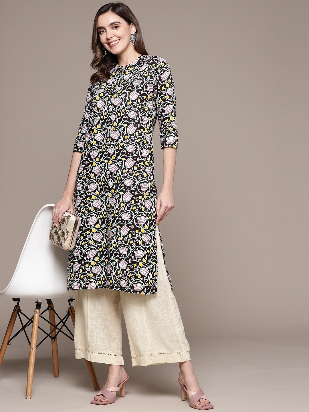 

Anubhutee Women Floral Printed Kurta, Black