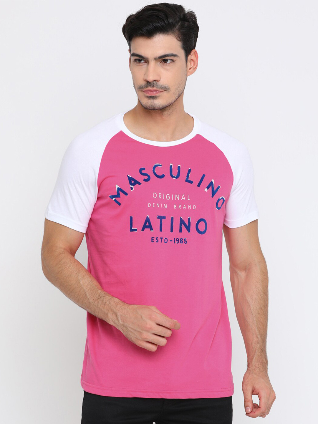 

Masculino Latino Men Typography Printed Cotton T-shirt, Pink