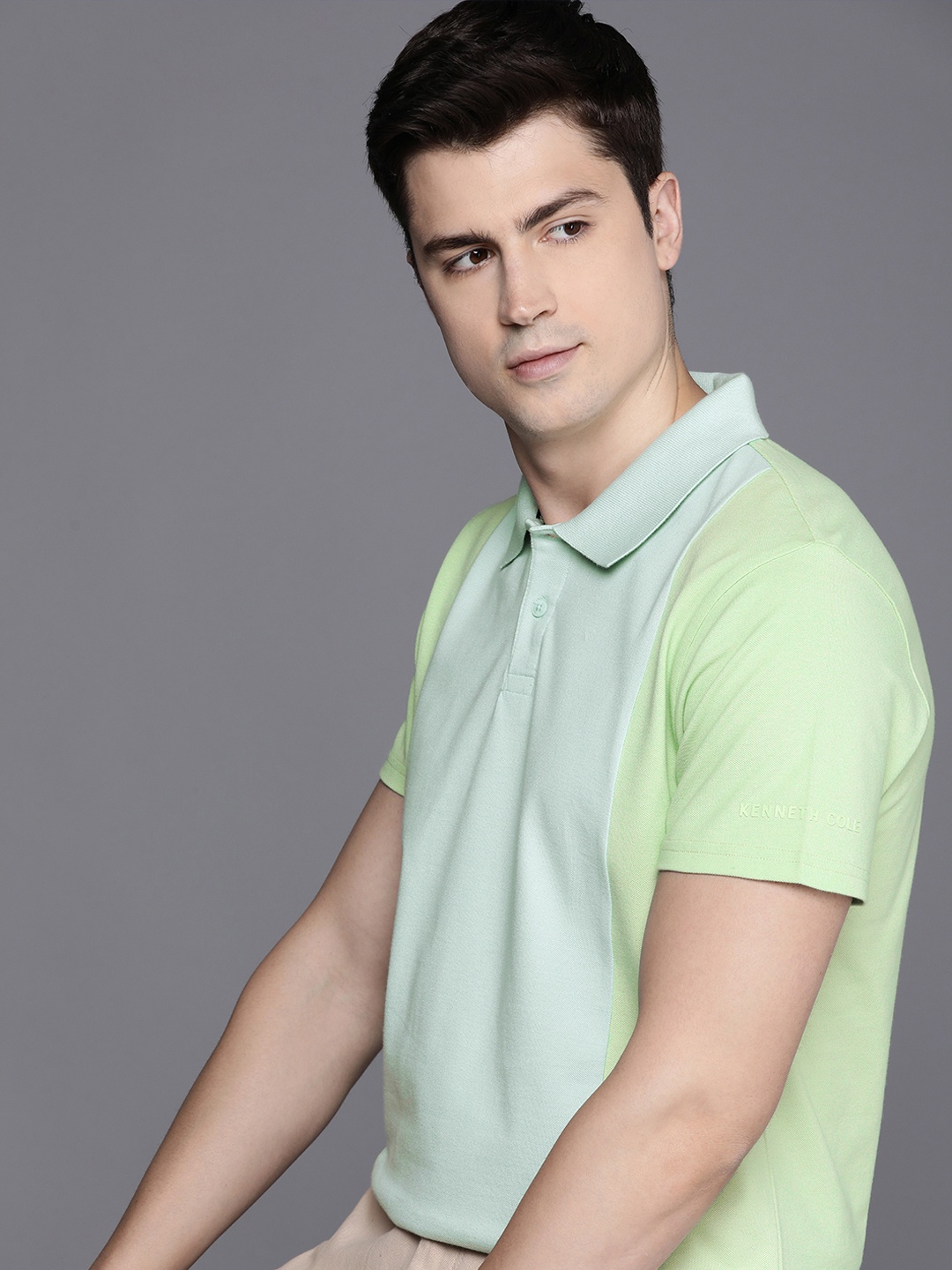 

Kenneth Cole Colourblocked Polo Collar T-shirt, Green