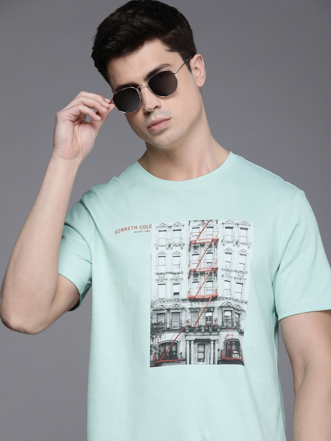 

Kenneth Cole Citysphere Men Mint Green Graphic Printed Organic Cotton T-shirt