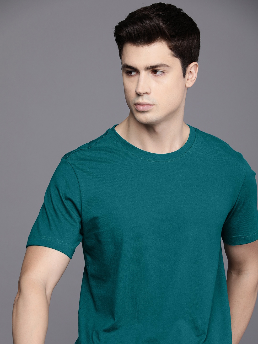 

Kenneth Cole Men Pure Cotton Solid Round Neck T-shirt, Teal