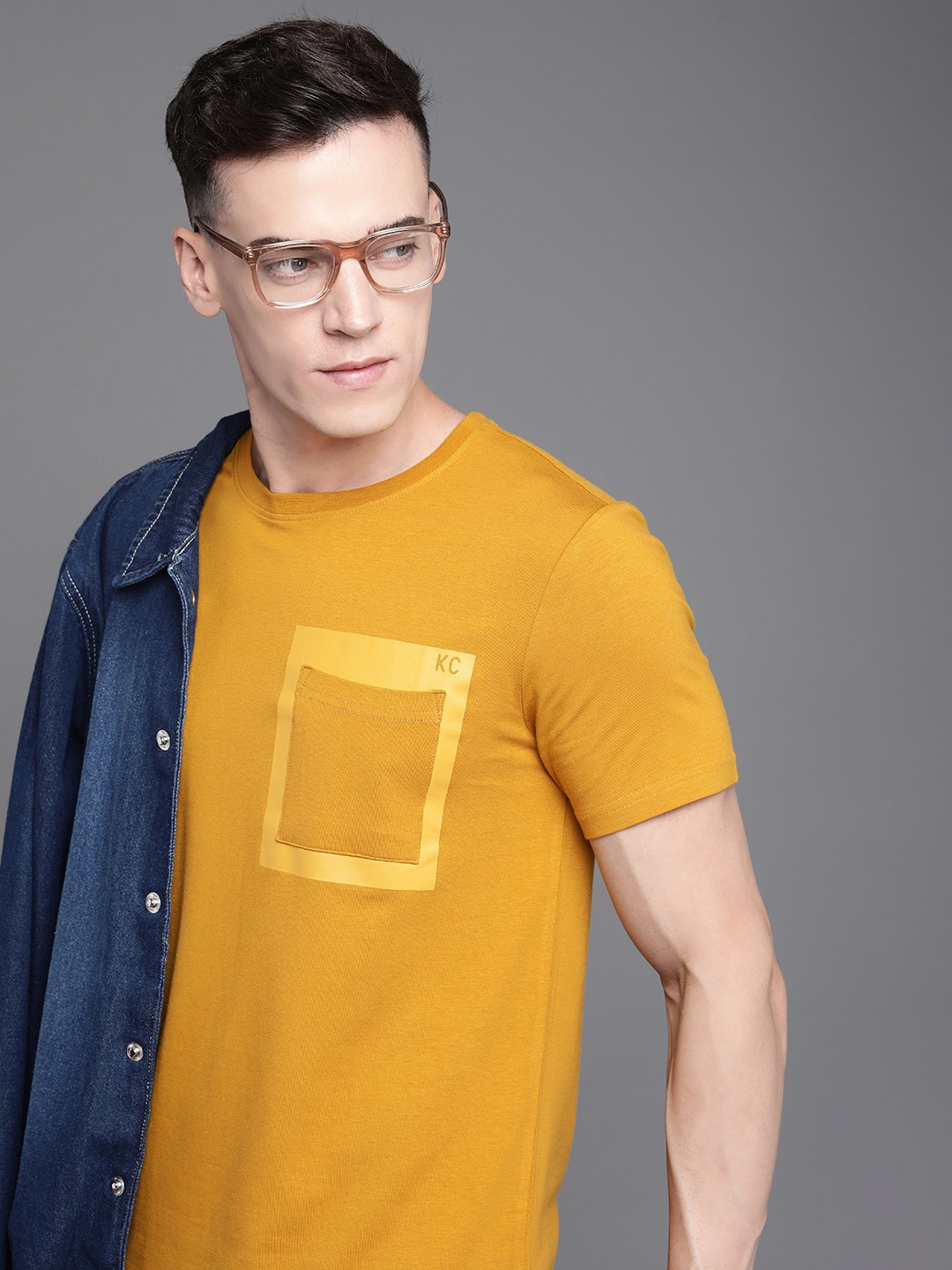 

Kenneth Cole Men Pockets T-shirt, Mustard