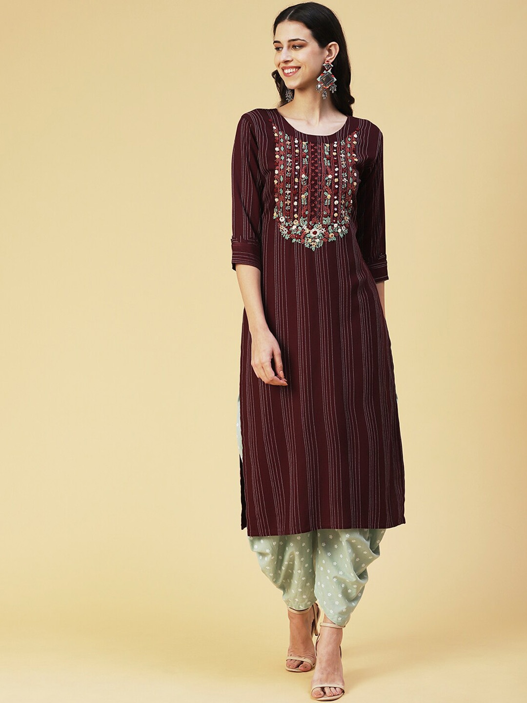 

FASHOR Embroidered Thread Work Kurta, Burgundy