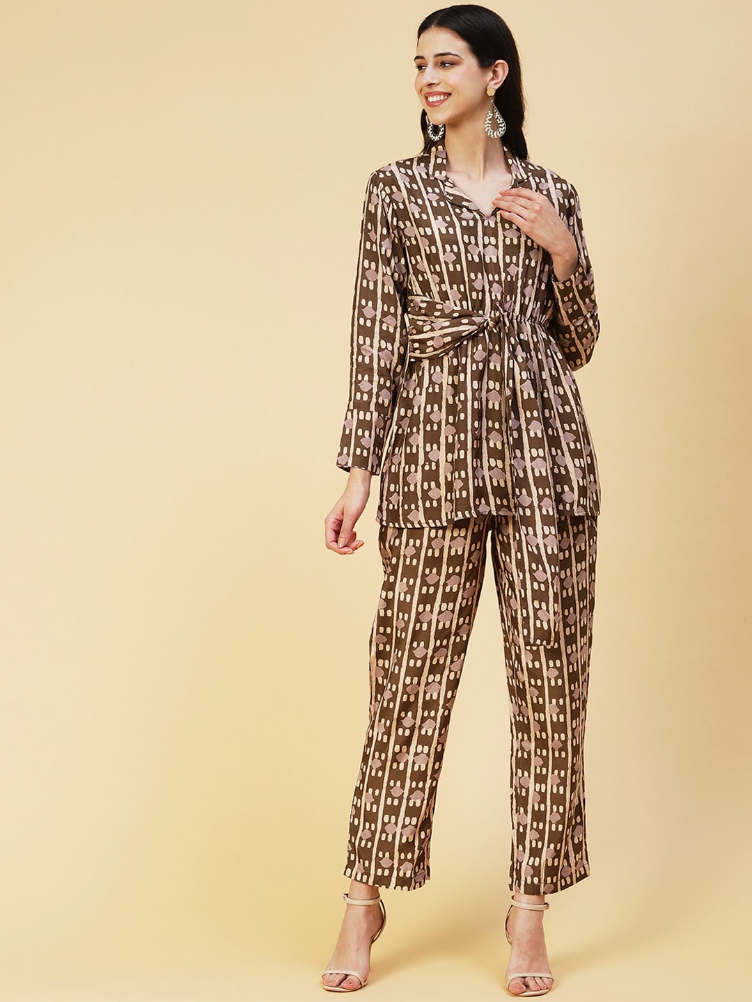 

FASHOR Women Printed Standard-Fit Co-Ords, Brown