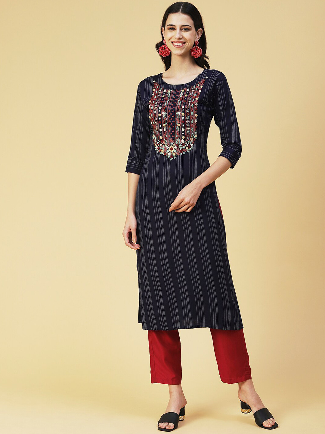 

FASHOR Embroidered Thread Work Kurta, Navy blue