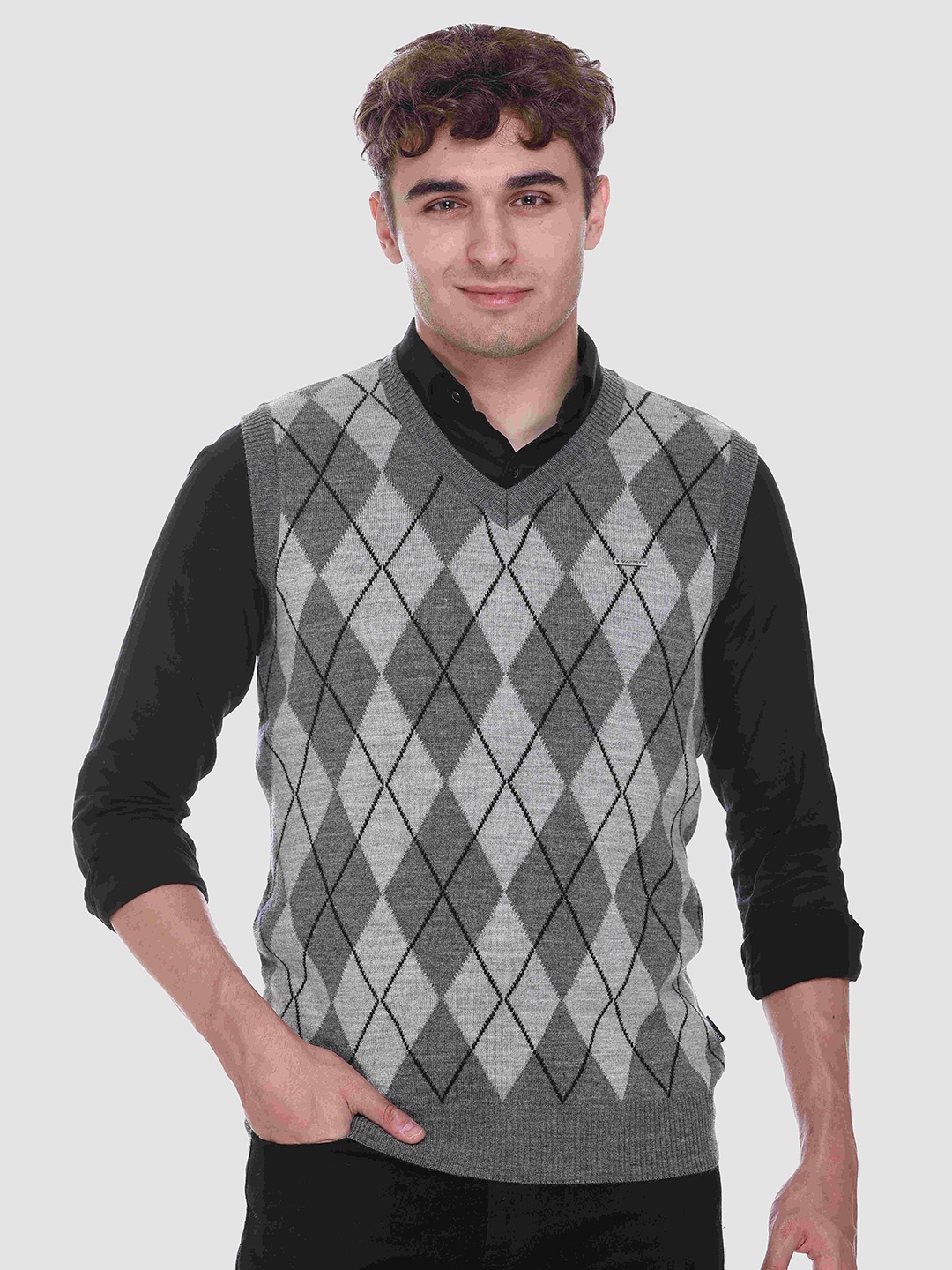 

GODFREY Men Geometric Wool Sweater Vest, Grey