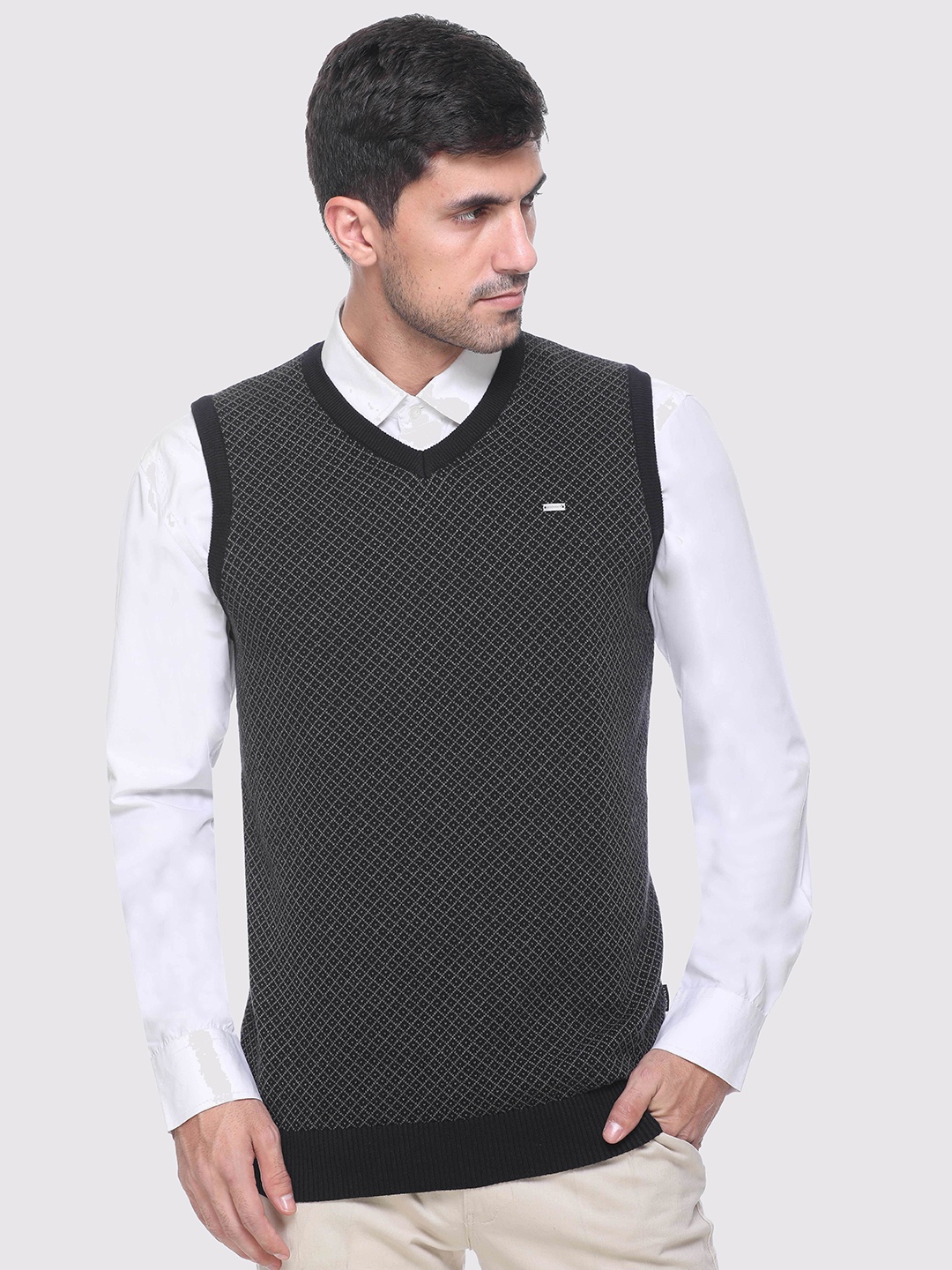 

GODFREY Men Checked Wool Sweater Vest, Black