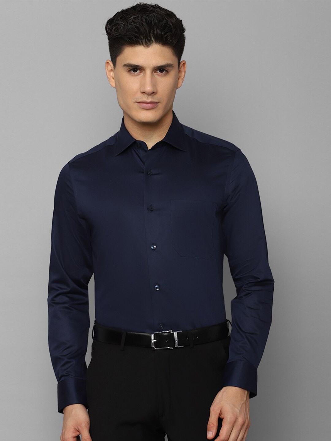 

Louis Philippe Men Slim Fit Cotton Formal Shirt, Navy blue