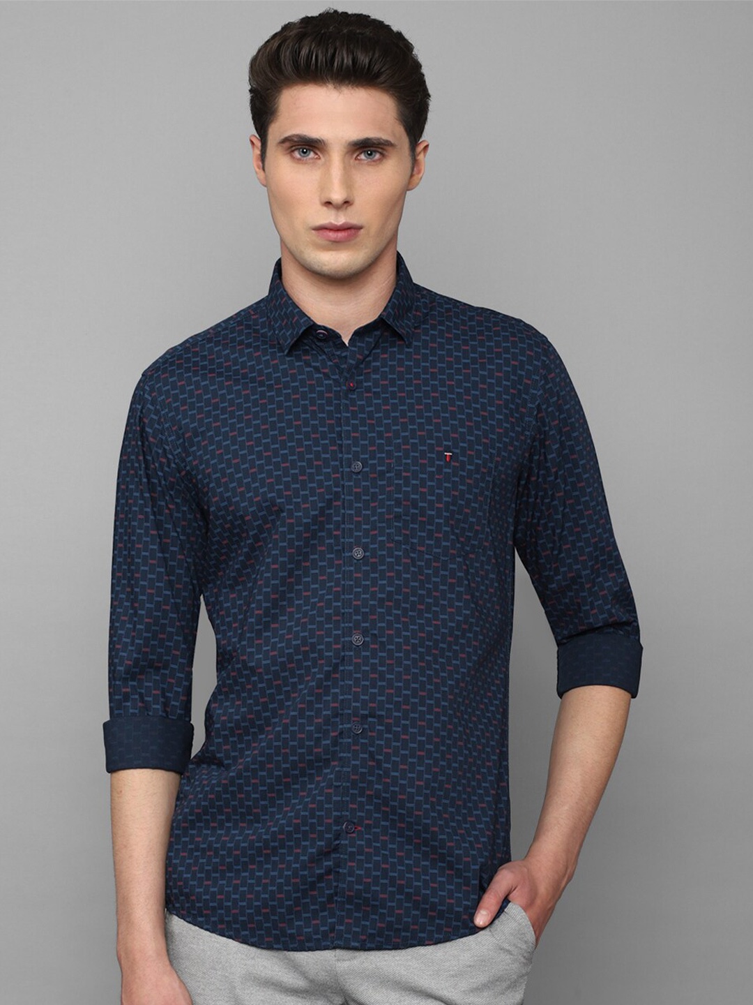 

Louis Philippe Sport Men Slim Fit Printed Casual Cotton Shirt, Navy blue