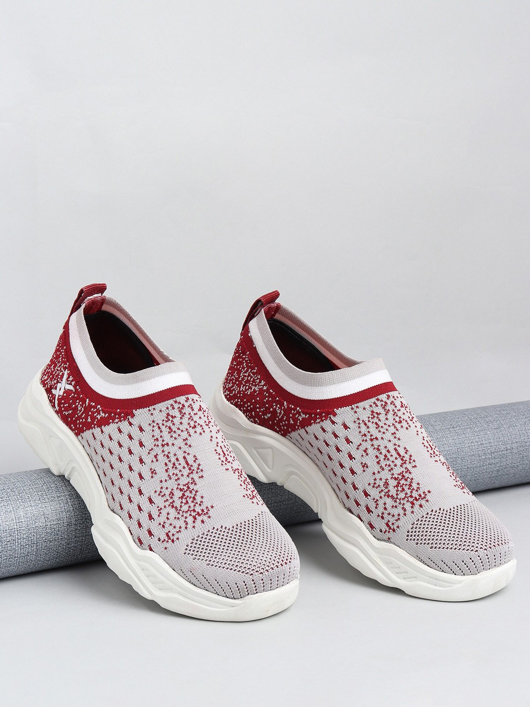 

Carlton London sports Women Woven Design Slip-On Sneakers, Grey
