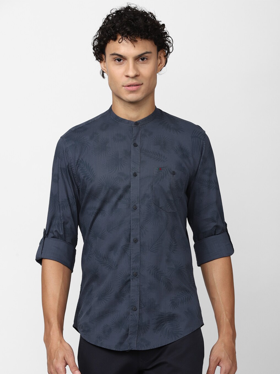 

Peter England Casuals Men Slim Fit Floral Printed Cotton Casual Shirt, Navy blue