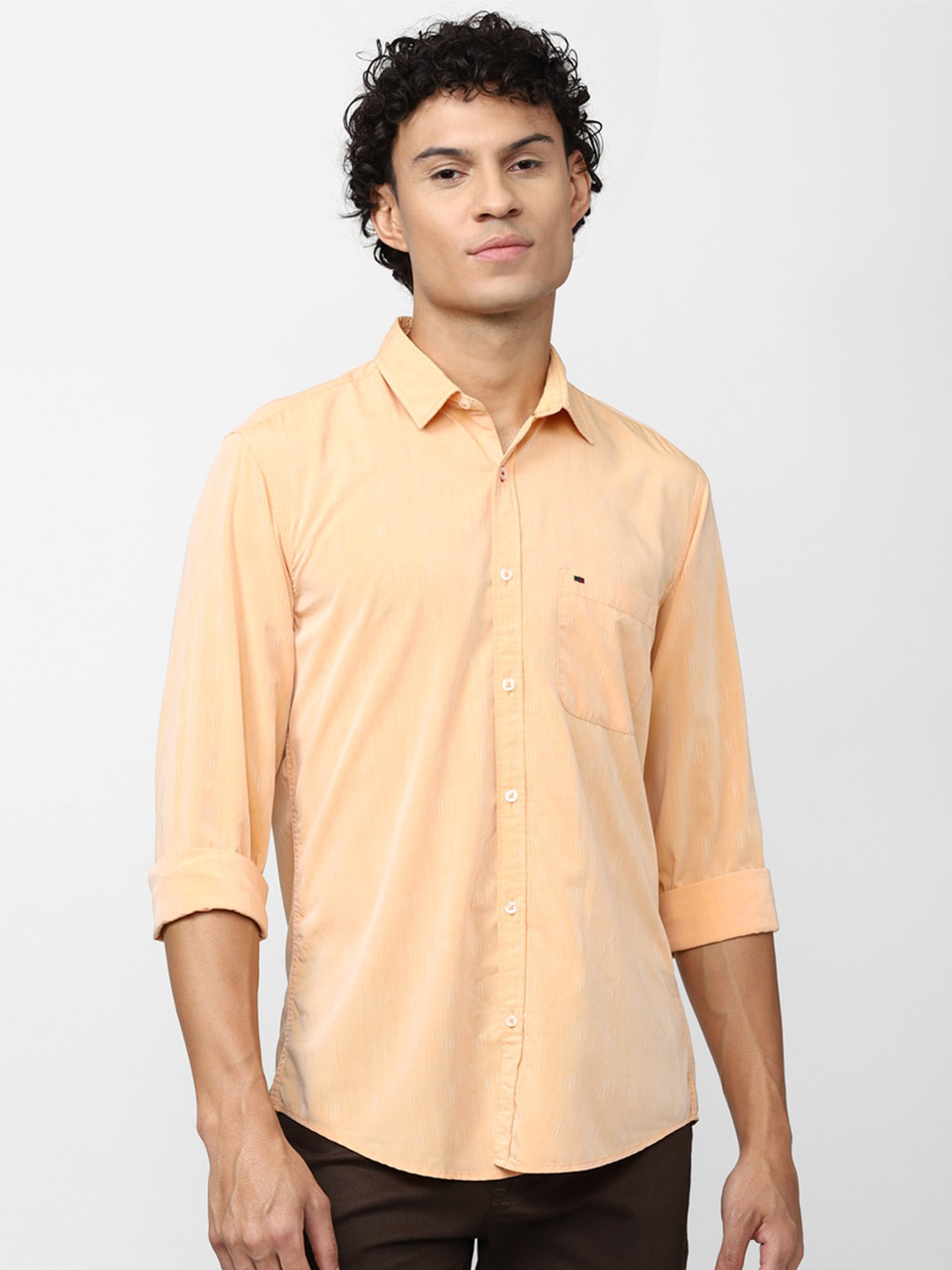 

Peter England Casuals Men Slim Fit Casual Shirt, Peach