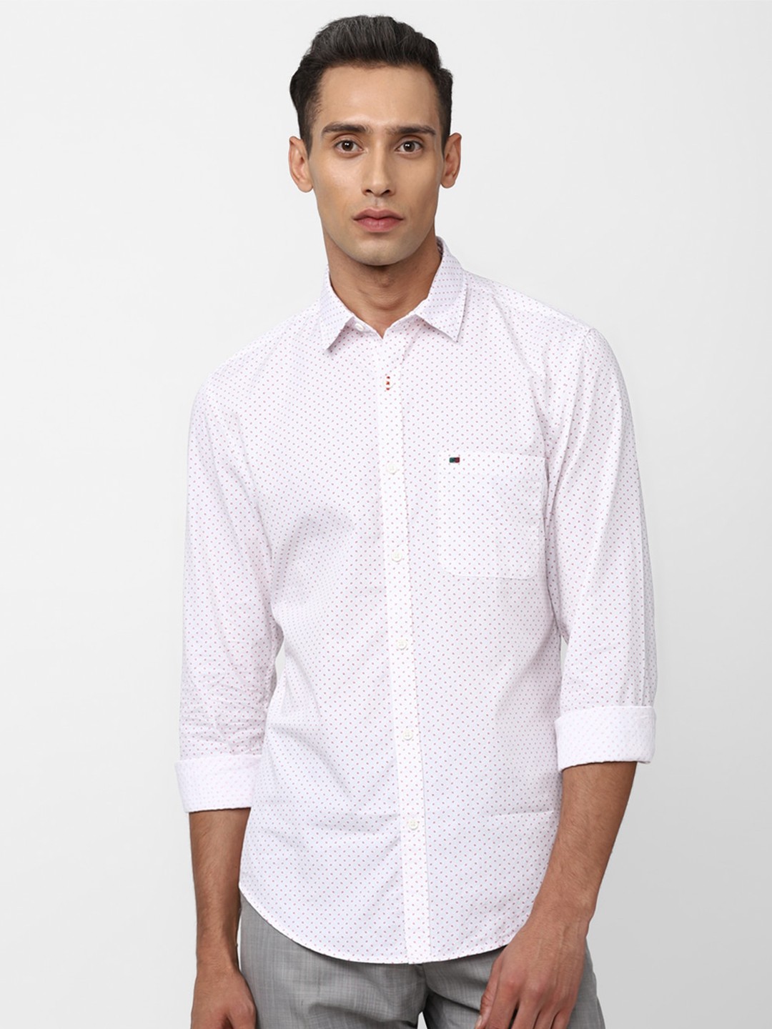 

Peter England Casuals Men Pure Cotton Slim Fit Printed Casual Shirt, White