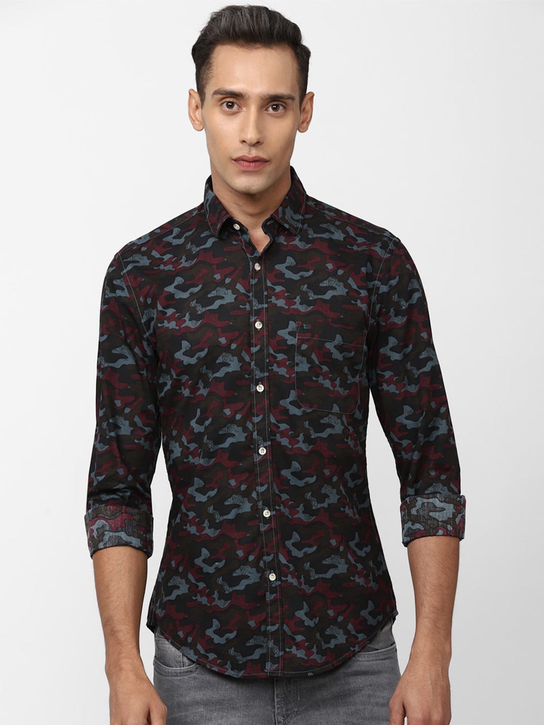 

Peter England Casuals Men Pure Cotton Slim Fit Camouflage Printed Casual Shirt, Black