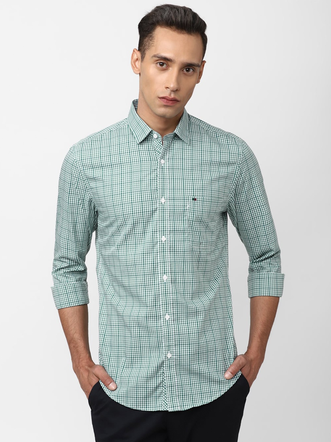 

Peter England Casuals Men Slim Fit Checked Casual Shirt, Green