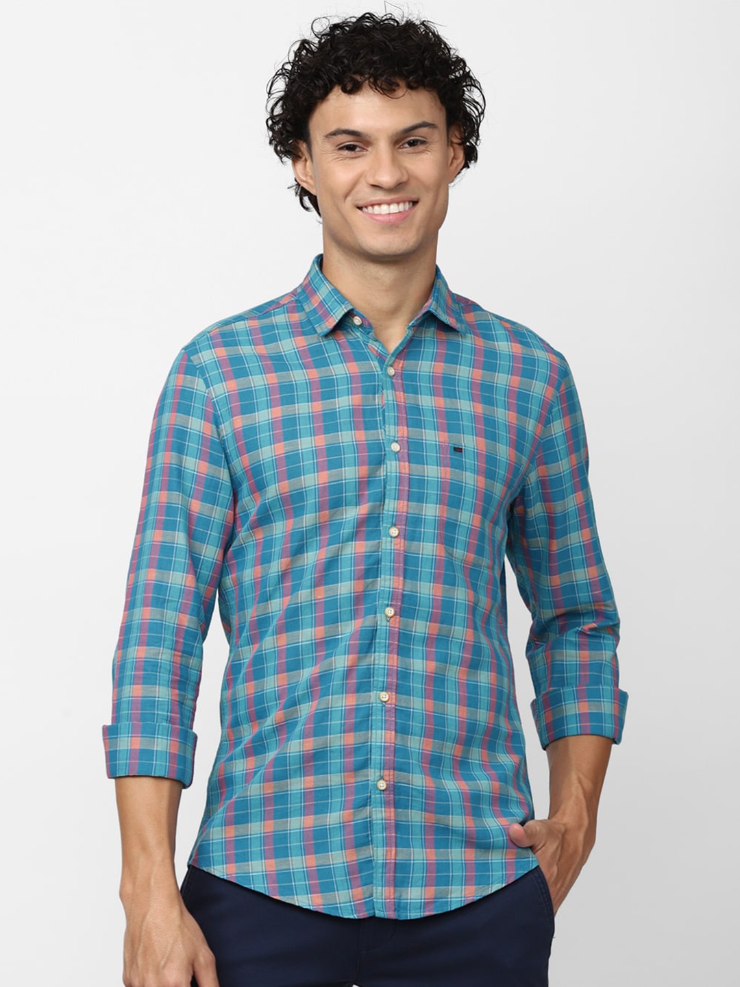 

Peter England Casuals Men Slim Fit Checked Casual Shirt, Blue