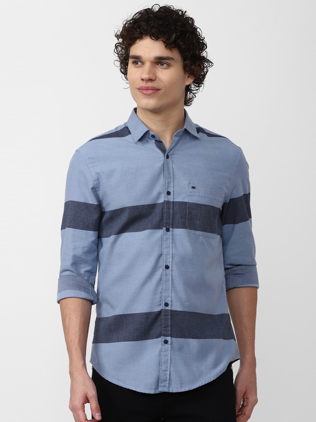 

Peter England Casuals Men Slim Fit Horizontal Stripes Striped Casual Shirt, Blue