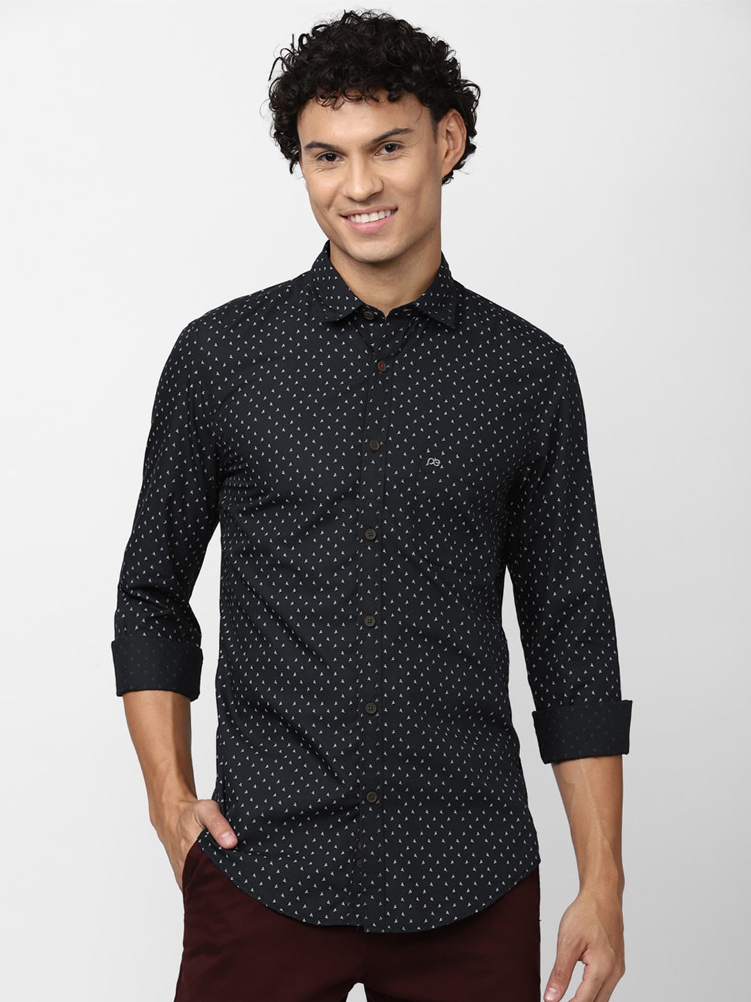 

Peter England Casuals Men Pure Cotton Slim Fit Micro Ditsy Printed Casual Shirt, Black