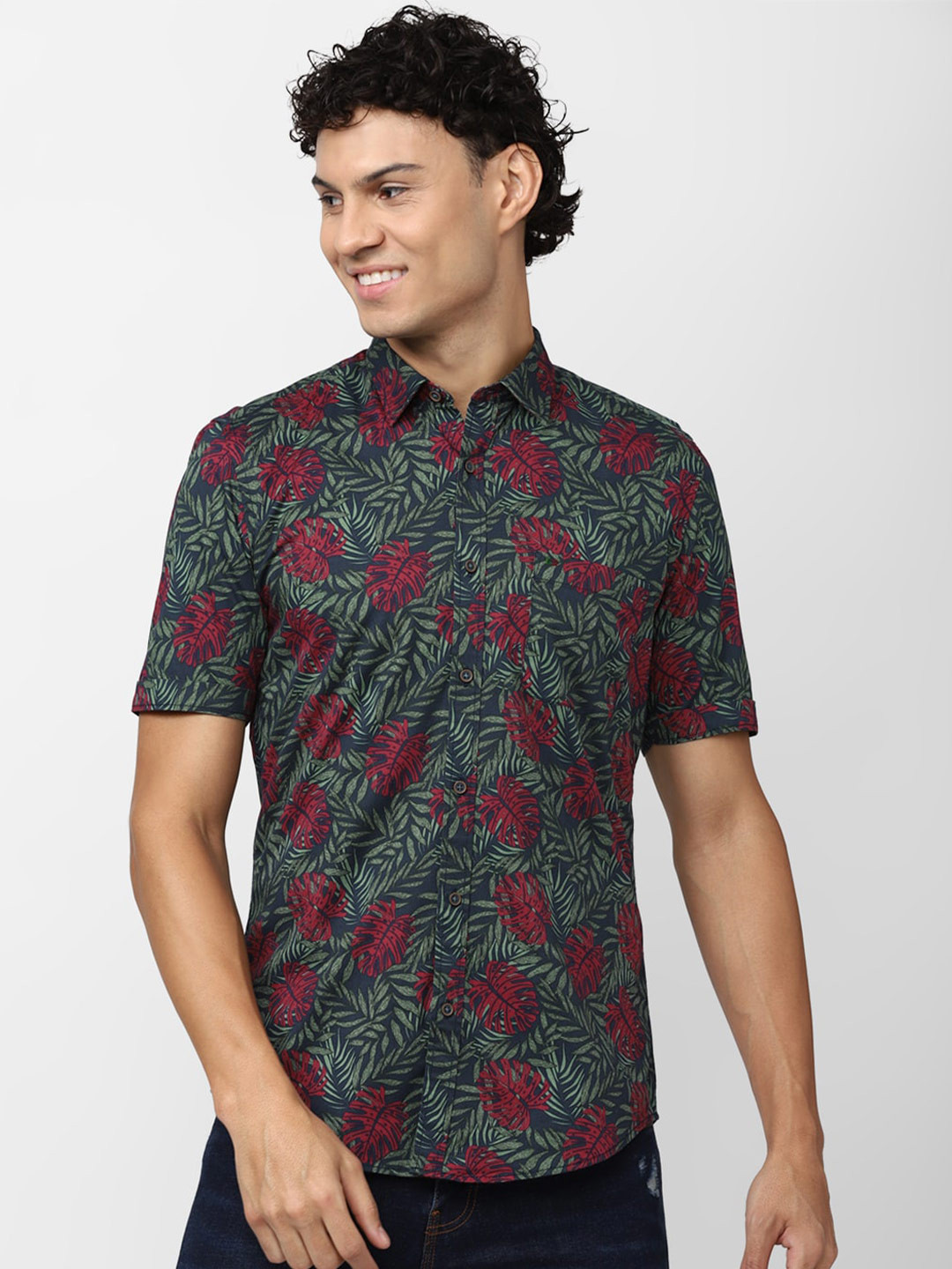 

Peter England Casuals Men Slim Fit Floral Printed Casual Shirt, Green