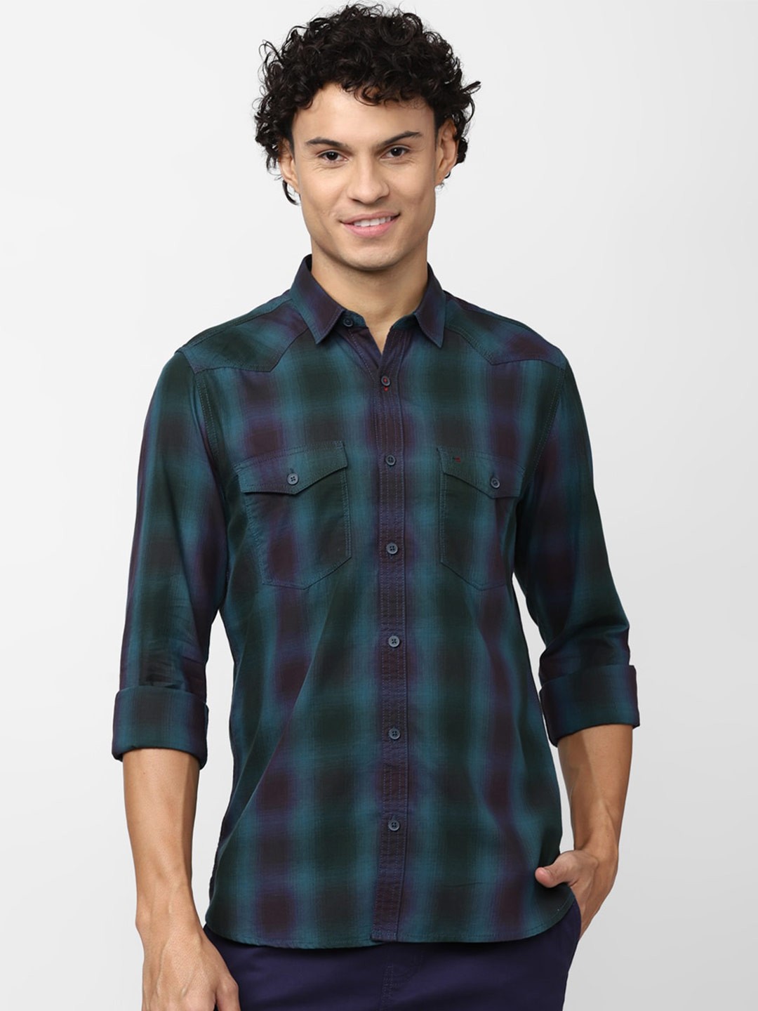 

Peter England Casuals Men Slim Fit Checked Casual Shirt, Blue