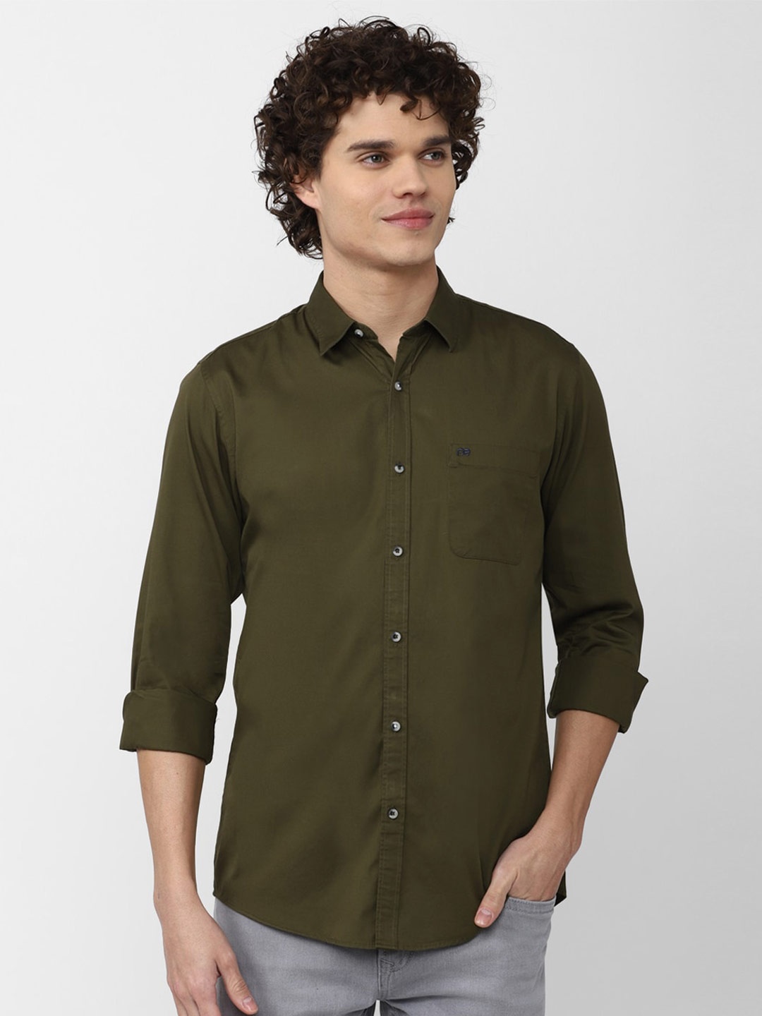 

Peter England Casuals Men Slim Fit Pure Cotton Casual Shirt, Olive