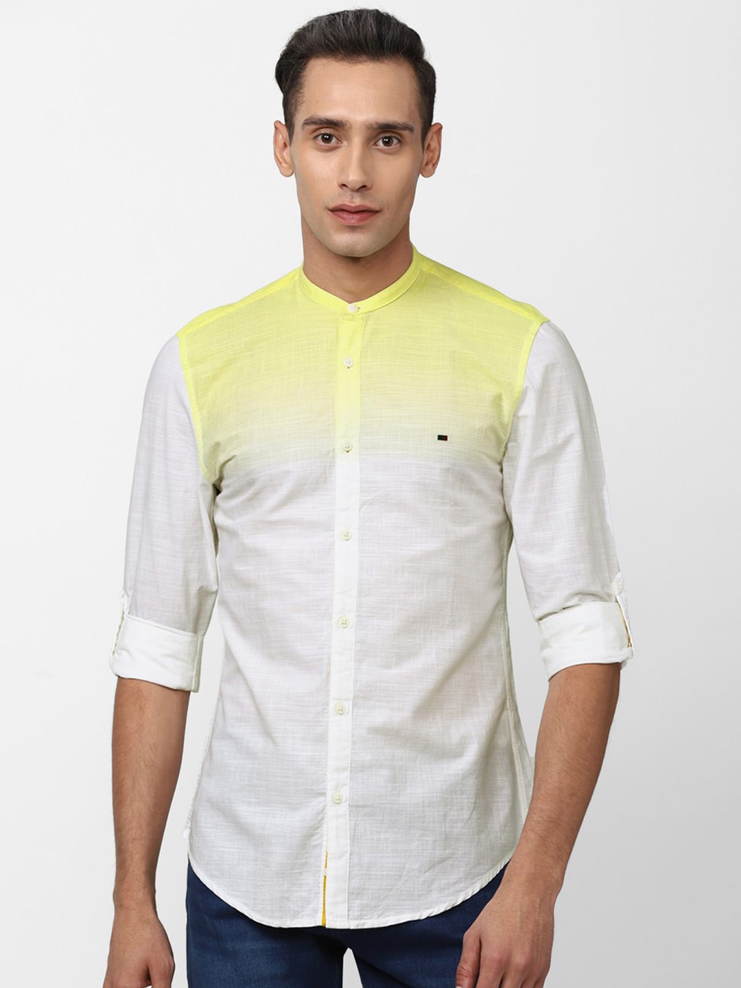

Peter England Casuals Men Slim Fit Ombre Pure Cotton Casual Shirt, White