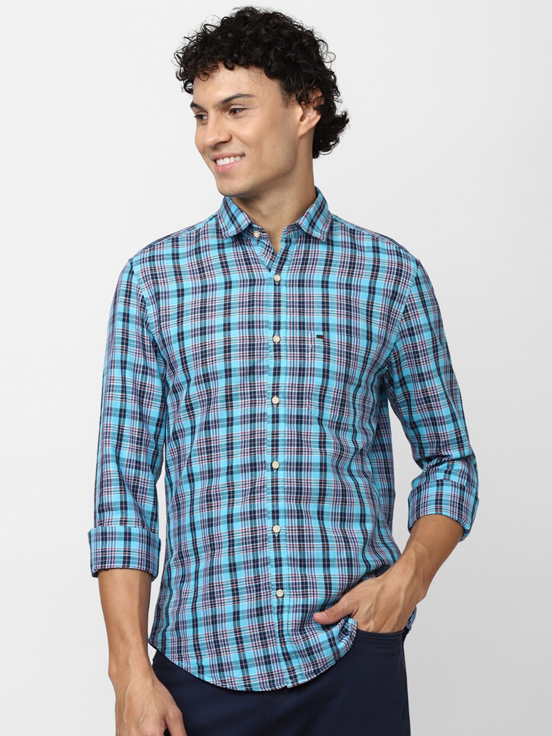 

Peter England Casuals Men Slim Fit Checked Cotton Casual Shirt, Blue