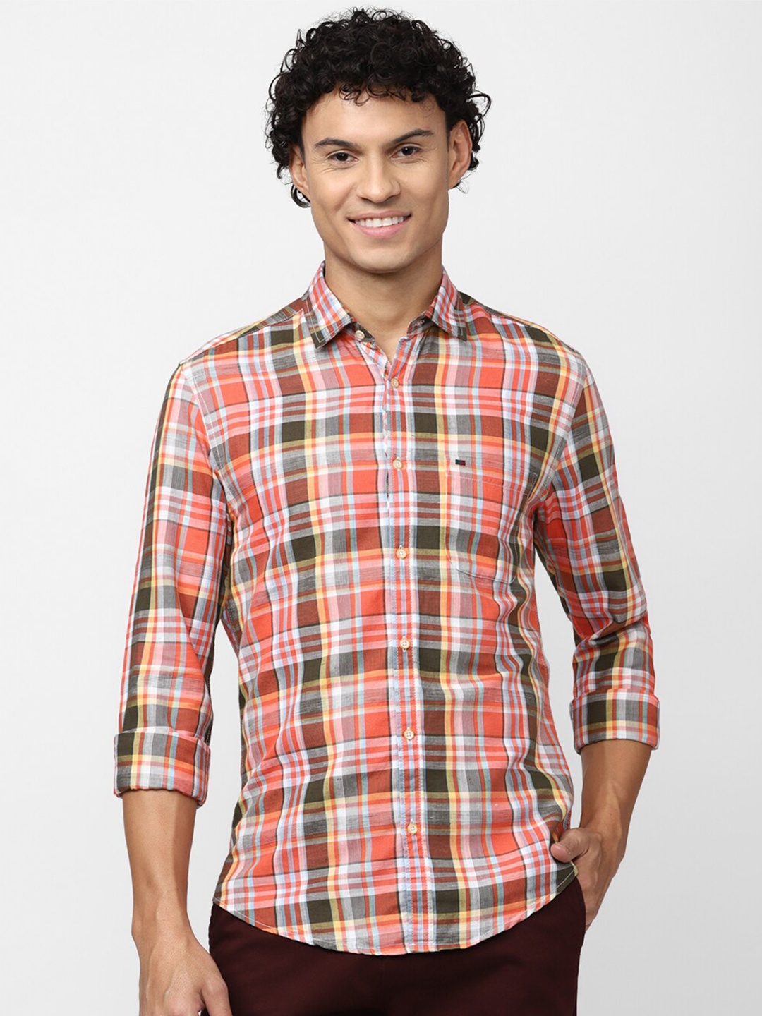 

Peter England Casuals Men Slim Fit Checked Cotton Casual Shirt, White