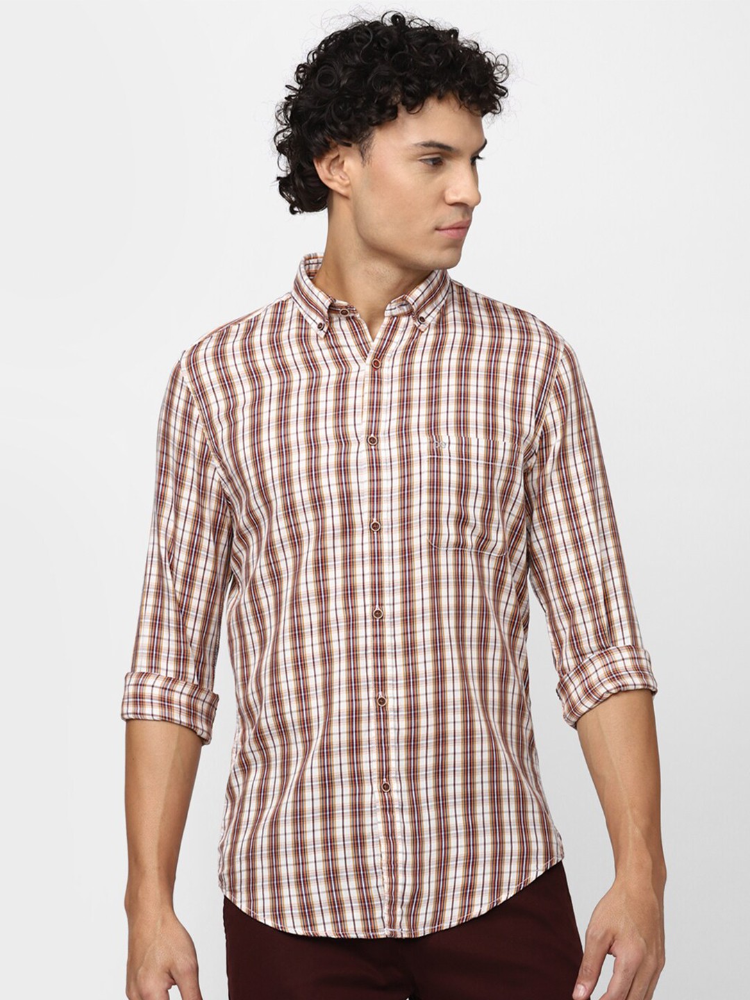 

Peter England Casuals Men Slim Fit Checked Casual Shirt, Cream