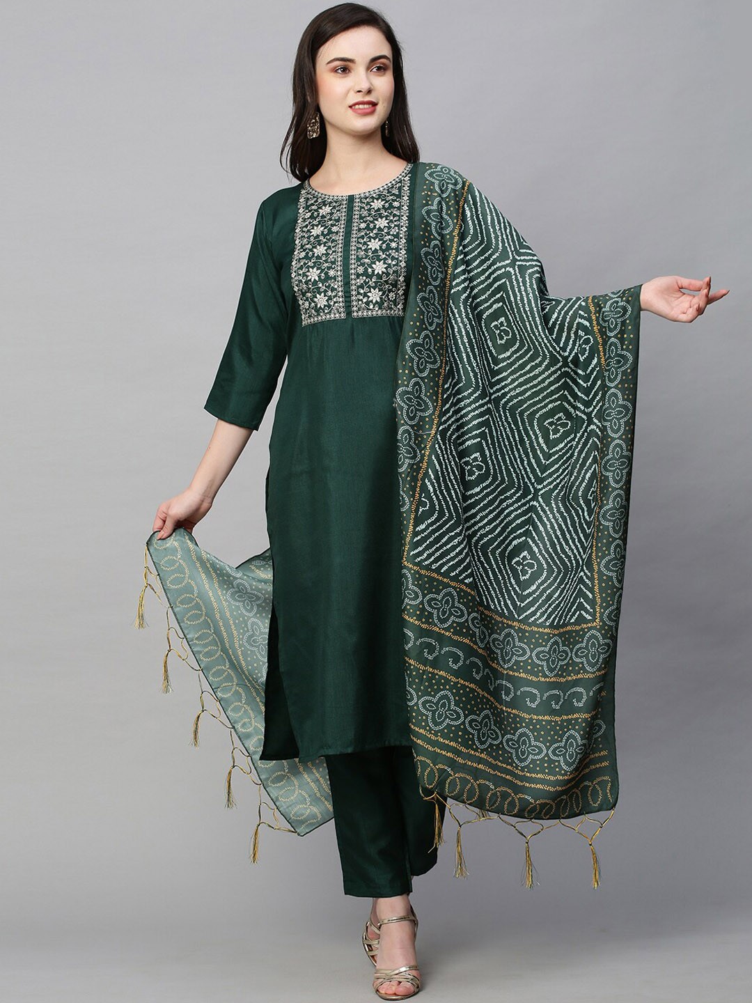 

POONAM DESIGNER Women Green Ethnic Motifs Embroidered Thread Work Kurta with Trousers & With Dupatta