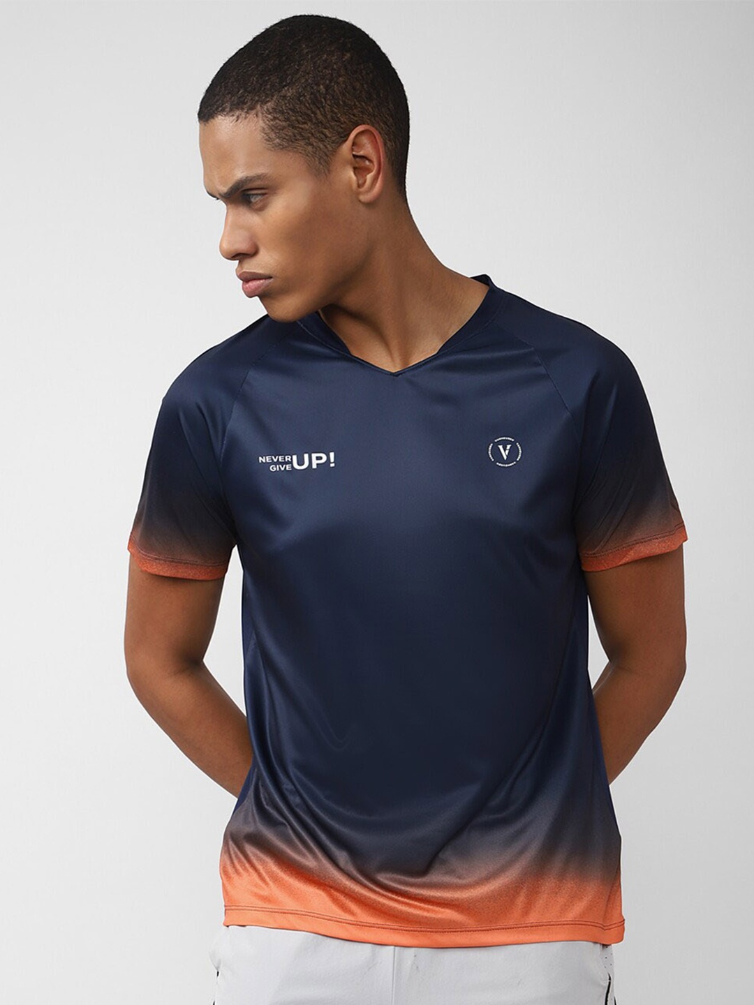 

Van Heusen Men V-Neck Slim Fit T-shirt, Navy blue