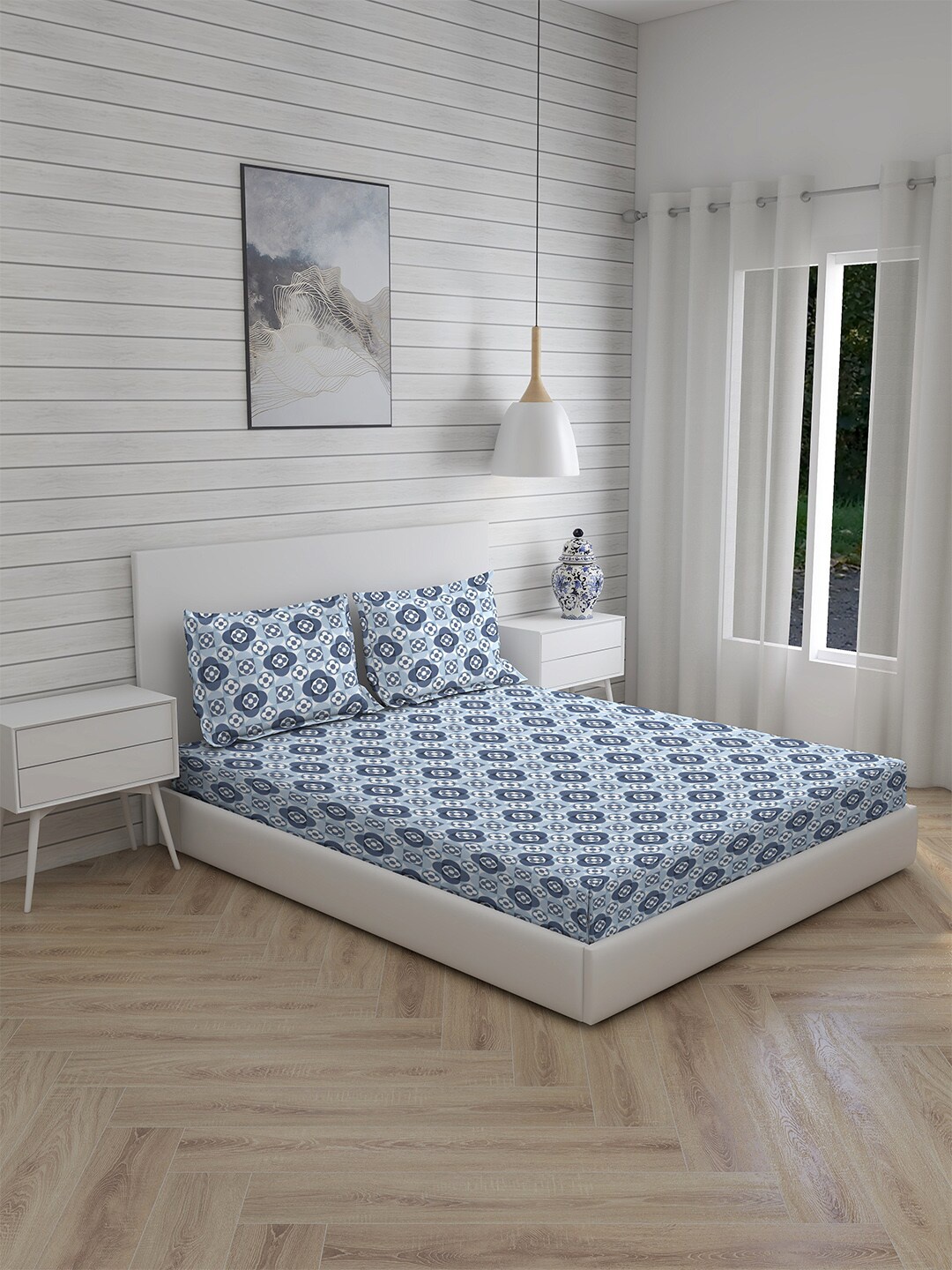 

Layers Firenze Blue & White Geometric 140 TC Cotton Queen Bedsheet with 2 Pillow Covers