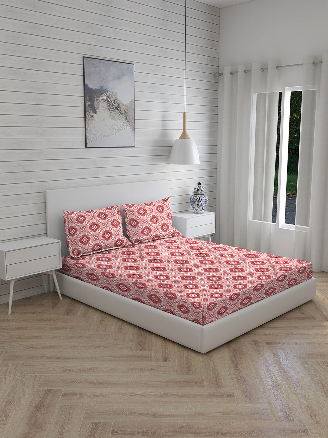 

Layers Firenze Peach-Coloured & White Geometric 140 TC Cotton King Bedsheet with 2 Pillow Covers