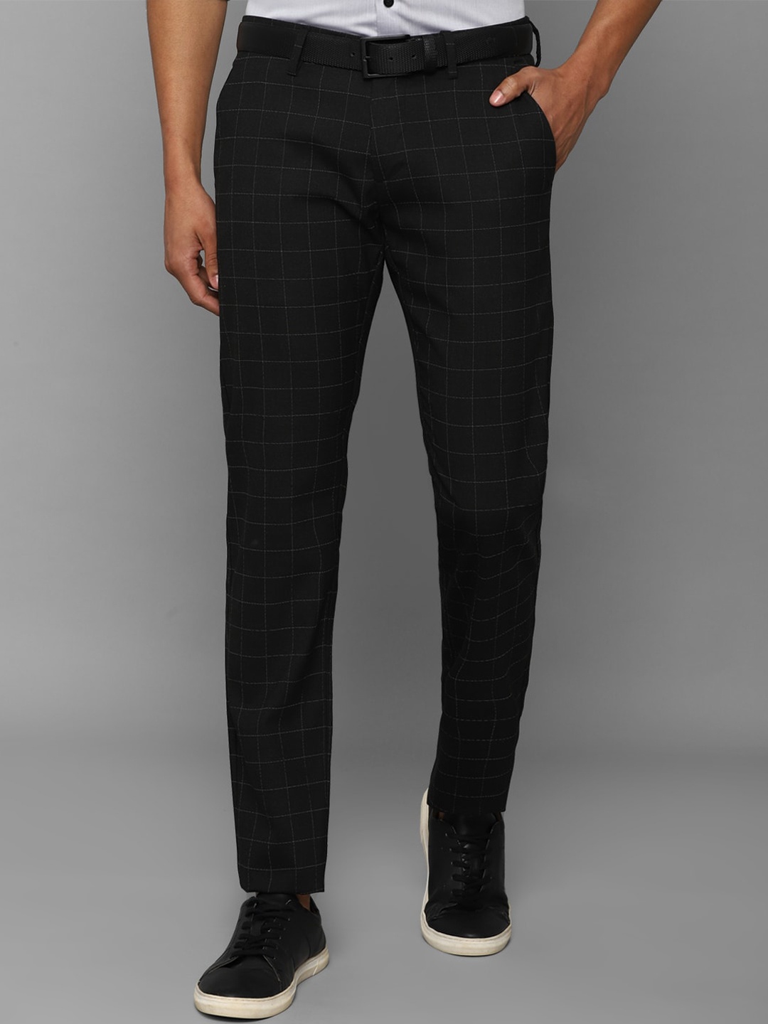 

Allen Solly Men Checked Slim Fit Trousers, Black