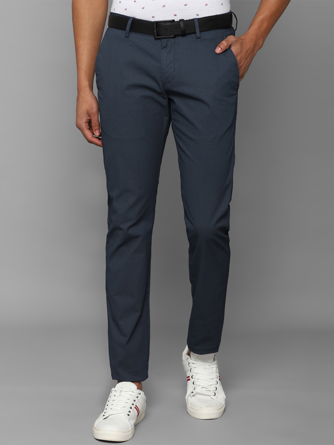 

Allen Solly Sport Men Slim Fit Trousers, Navy blue
