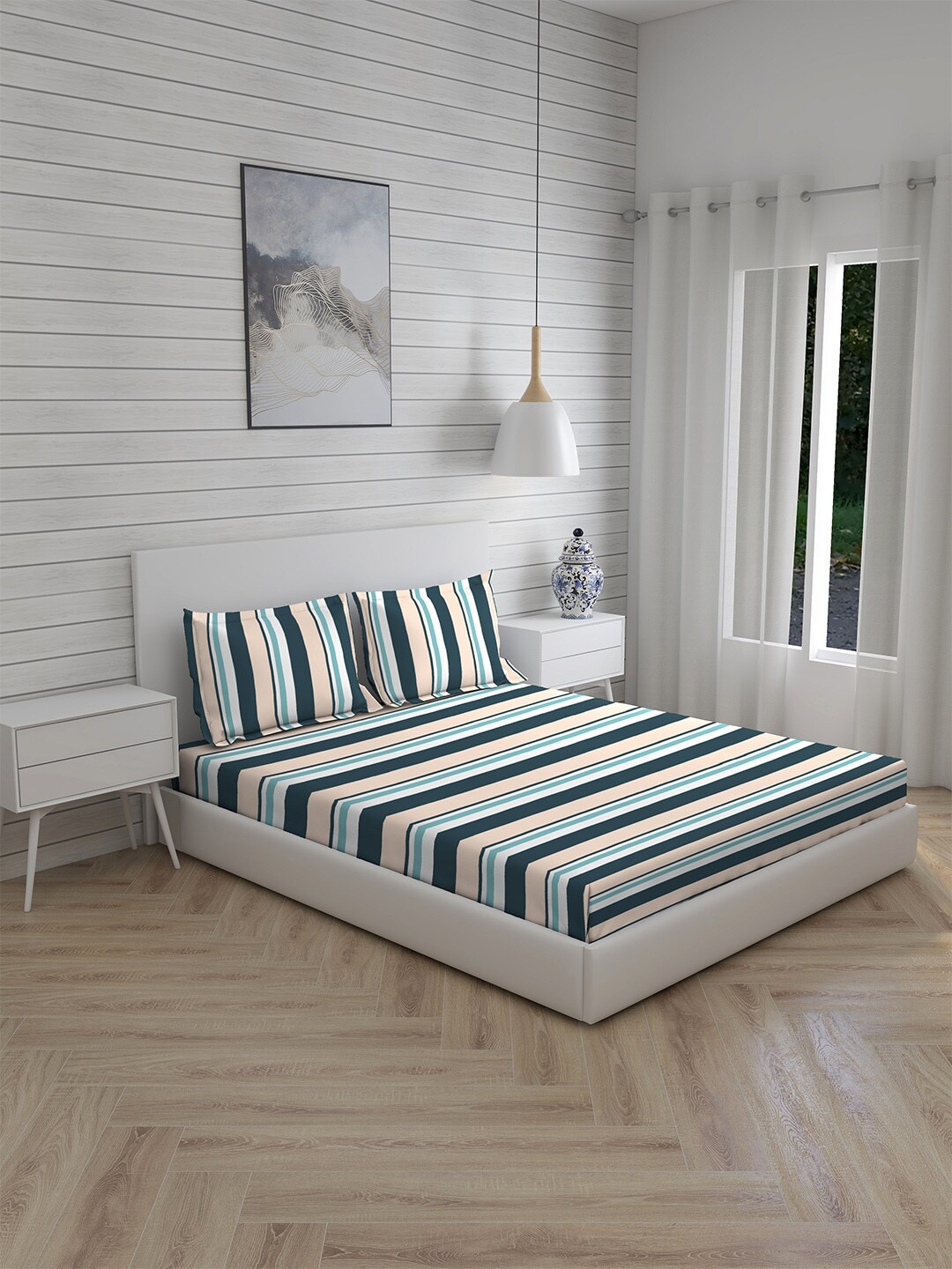

Boutique Living India White & Green Striped 230 TC King Bedsheet with 2 Pillow Covers