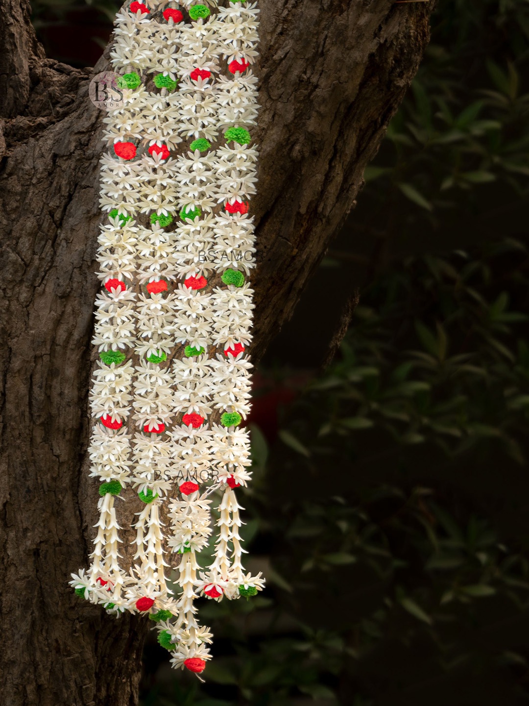 

BS AMOR White Set of 6 Hanging Latkan Artificial Flowers
