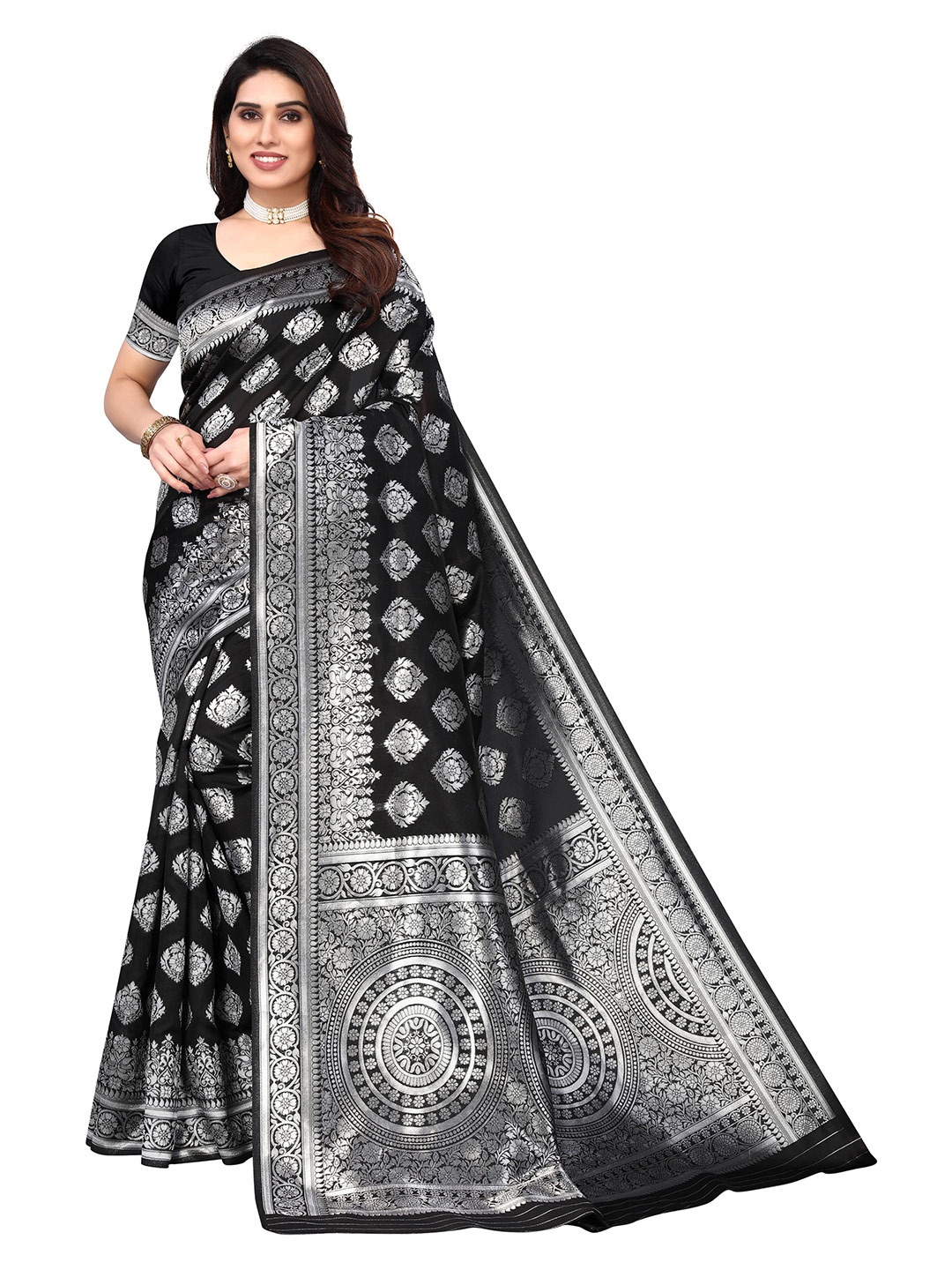 

AADVIKA Ethnic Motifs Zari Silk Blend Kanjeevaram Saree, Black