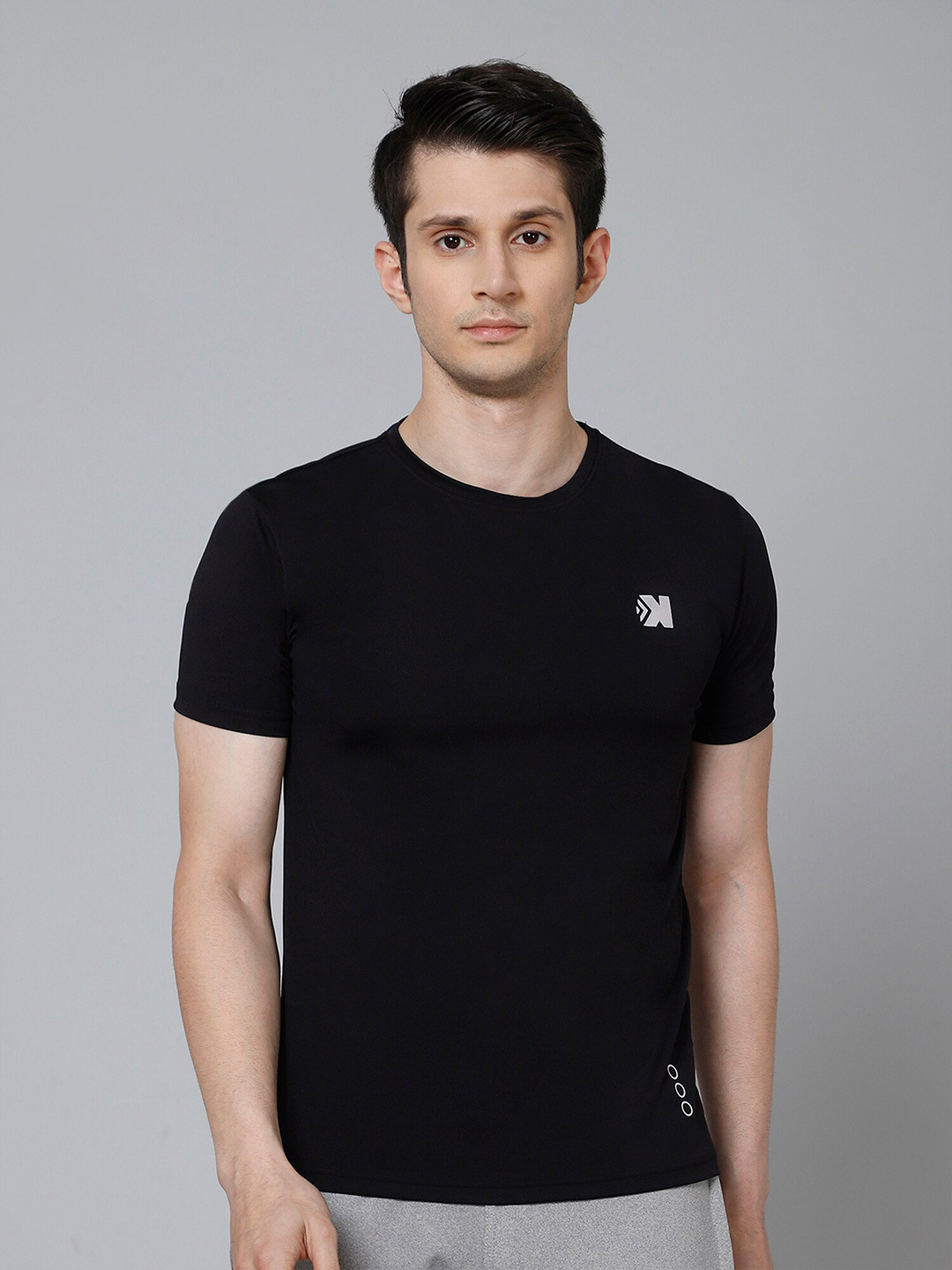 

JACKDANZA Men Solid Regular T-shirt, Black