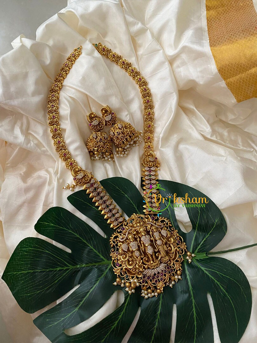 

Vriksham Gold-Plated Ram Parivar Temple Jewellery Set, White