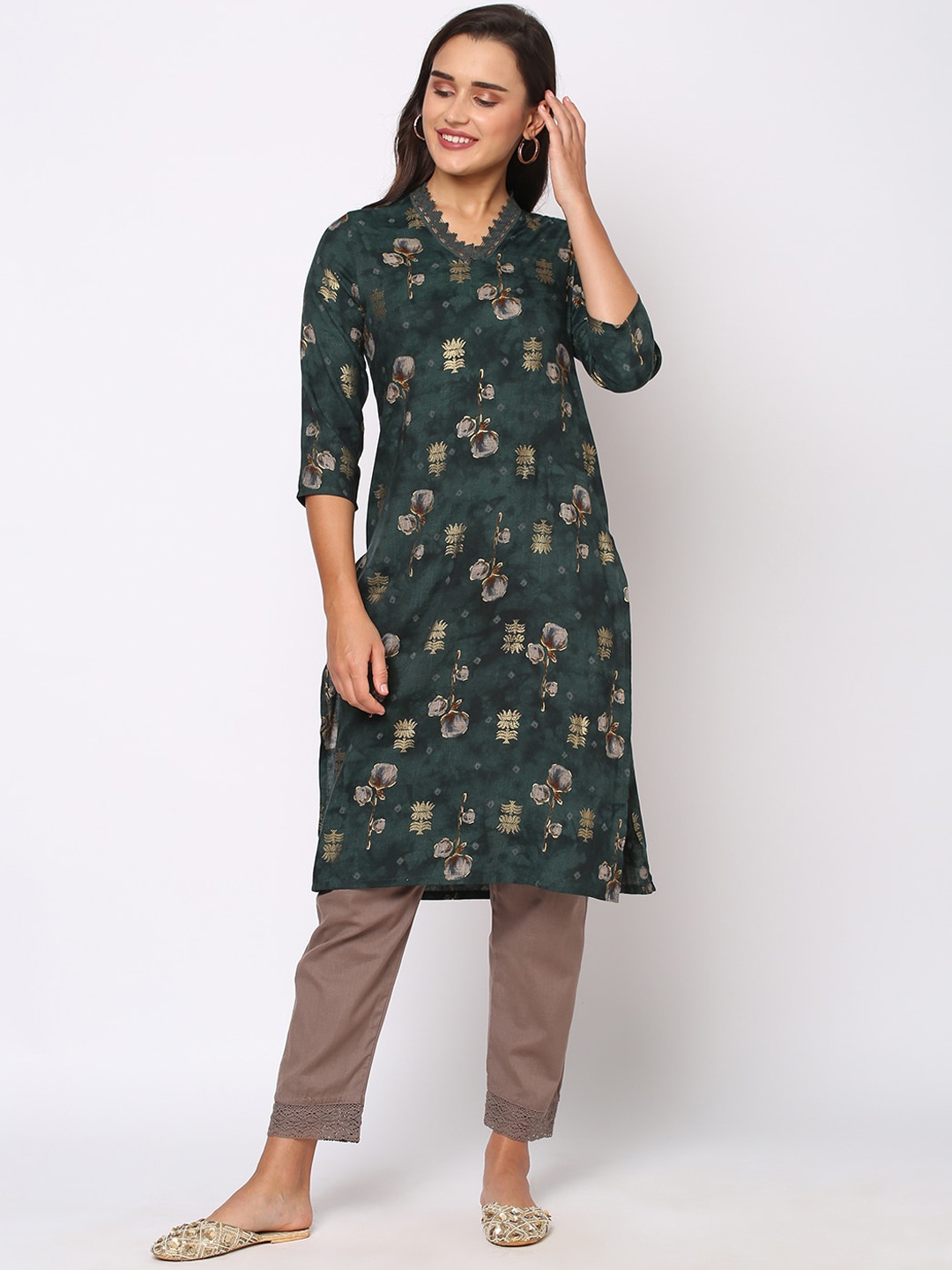 

Fusion Beats Women Floral Printed V Neck Kurta, Green